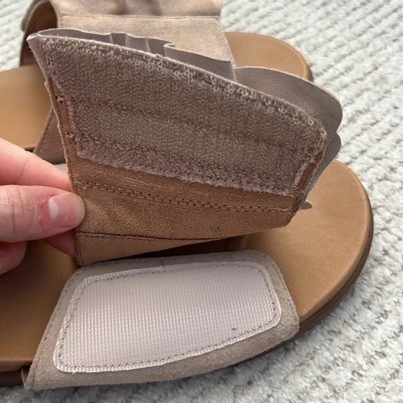 Vionic Roni Suede Ruffle Slide - Picture 4 of 6